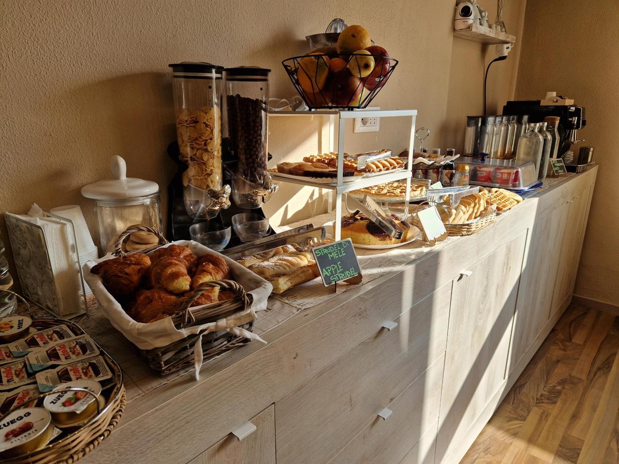 U Baruni B&B Messina Eksteriør billede